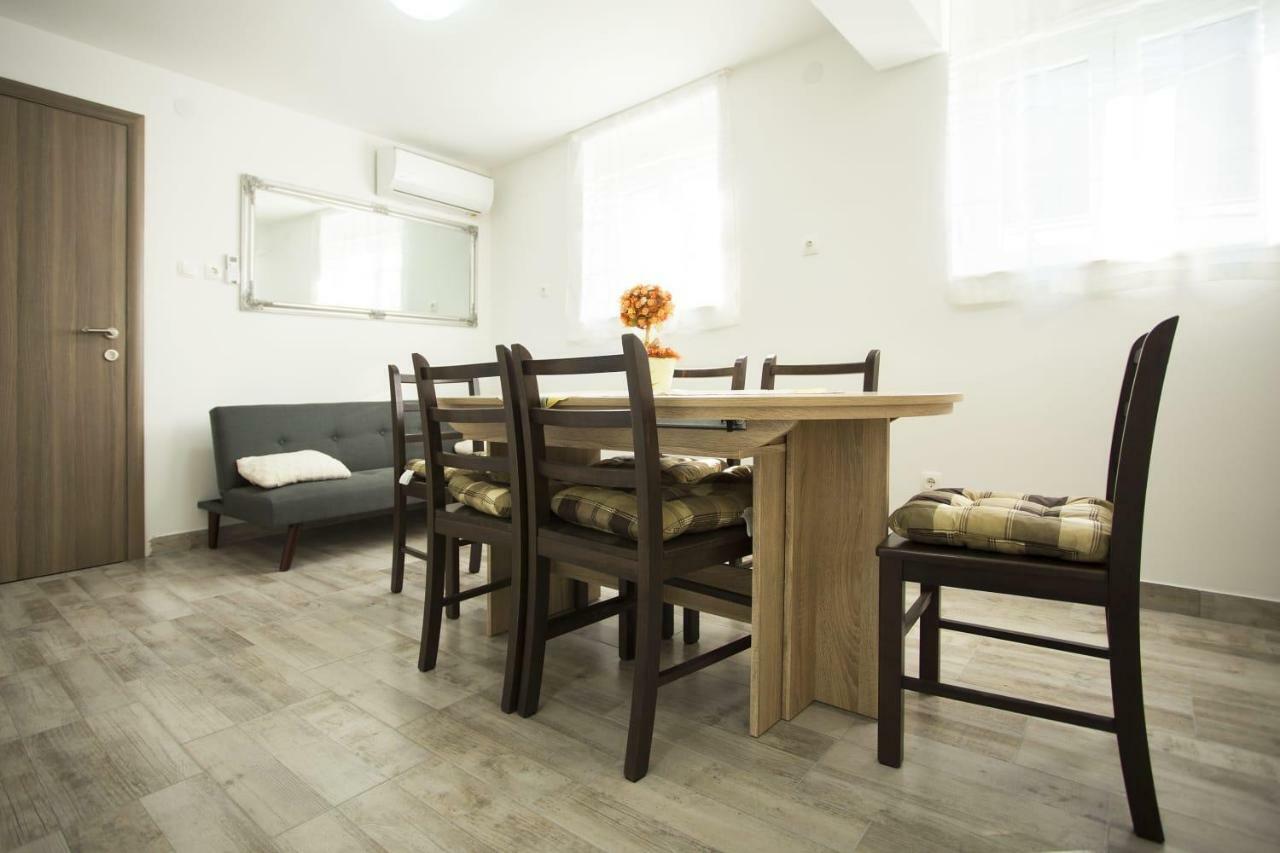 Apartman Leona Kaštela エクステリア 写真